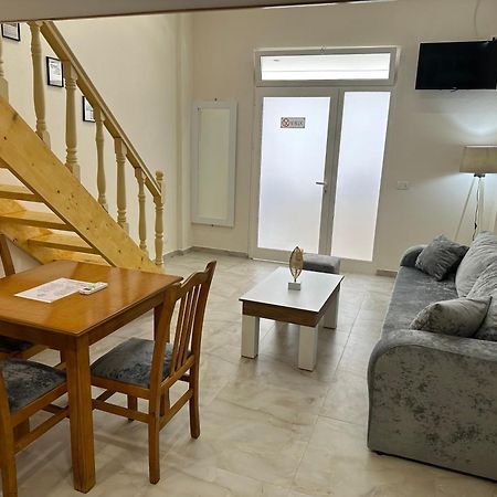 Troy Aparthotel Дуррес Экстерьер фото
