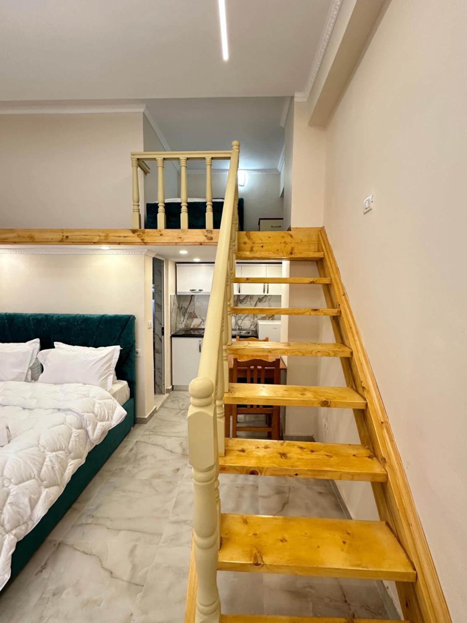 Troy Aparthotel Дуррес Экстерьер фото