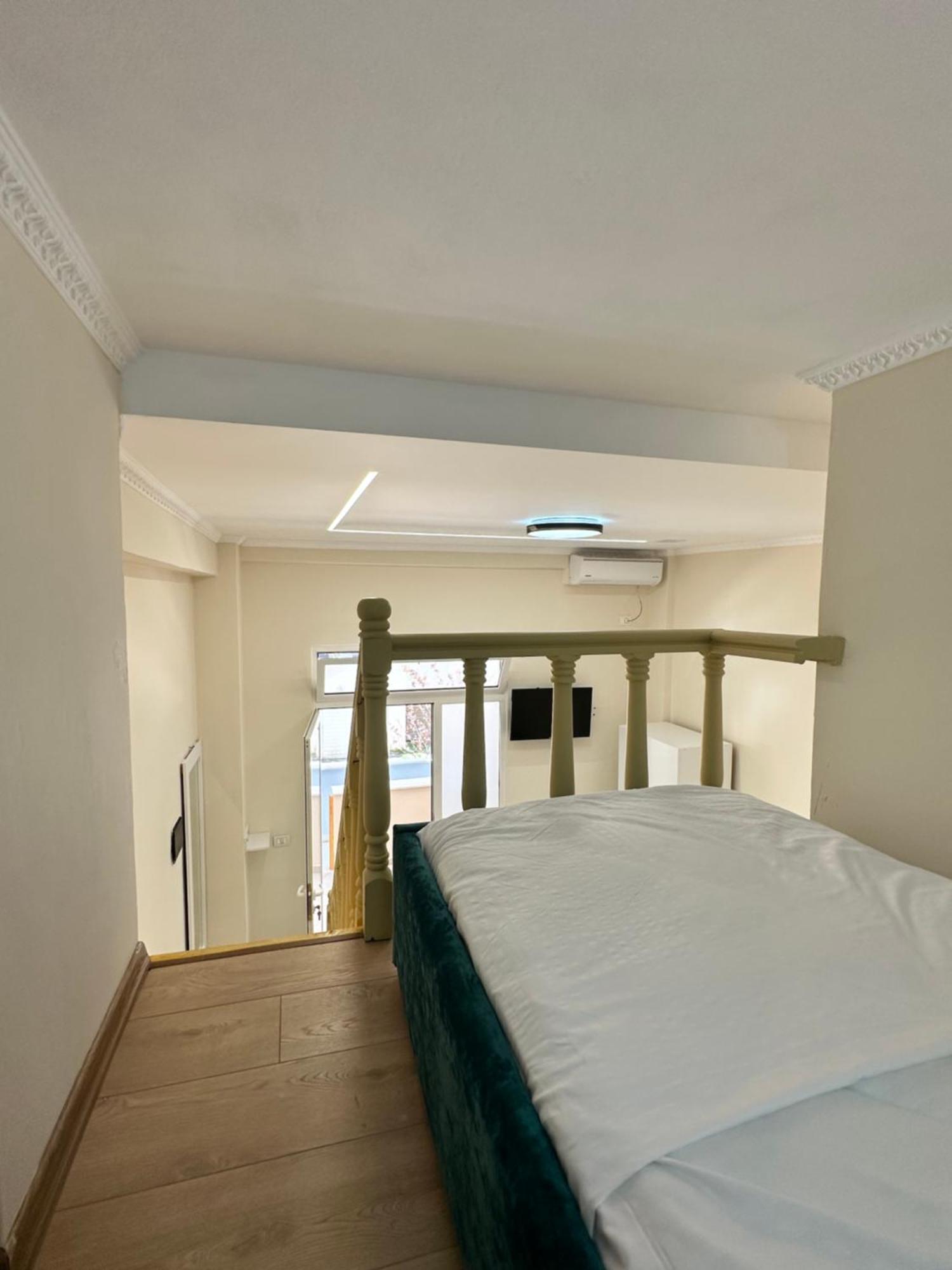 Troy Aparthotel Дуррес Экстерьер фото