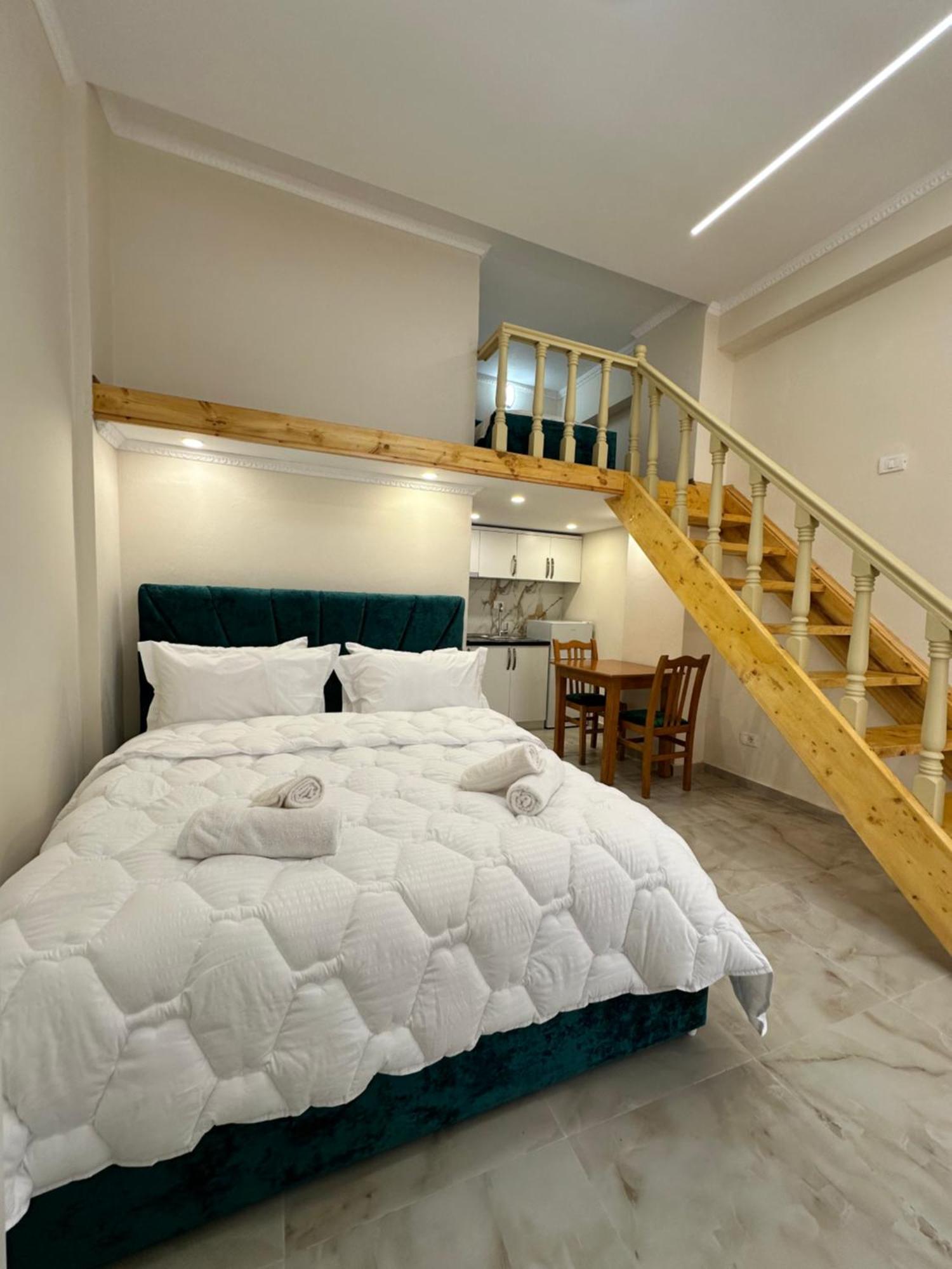 Troy Aparthotel Дуррес Экстерьер фото