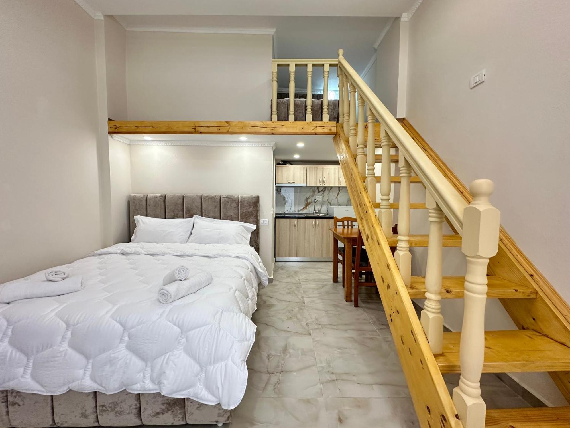 Troy Aparthotel Дуррес Экстерьер фото