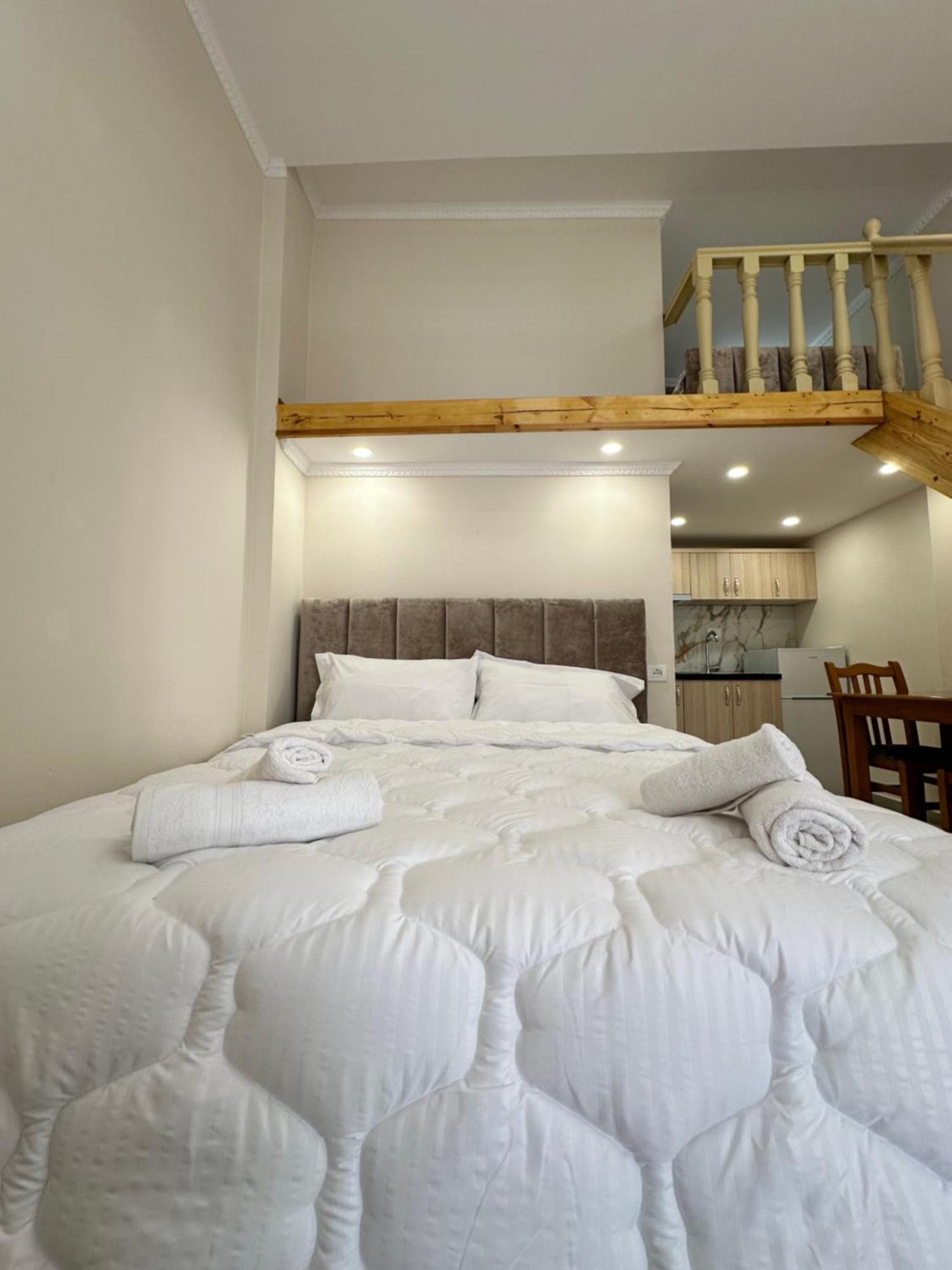 Troy Aparthotel Дуррес Экстерьер фото