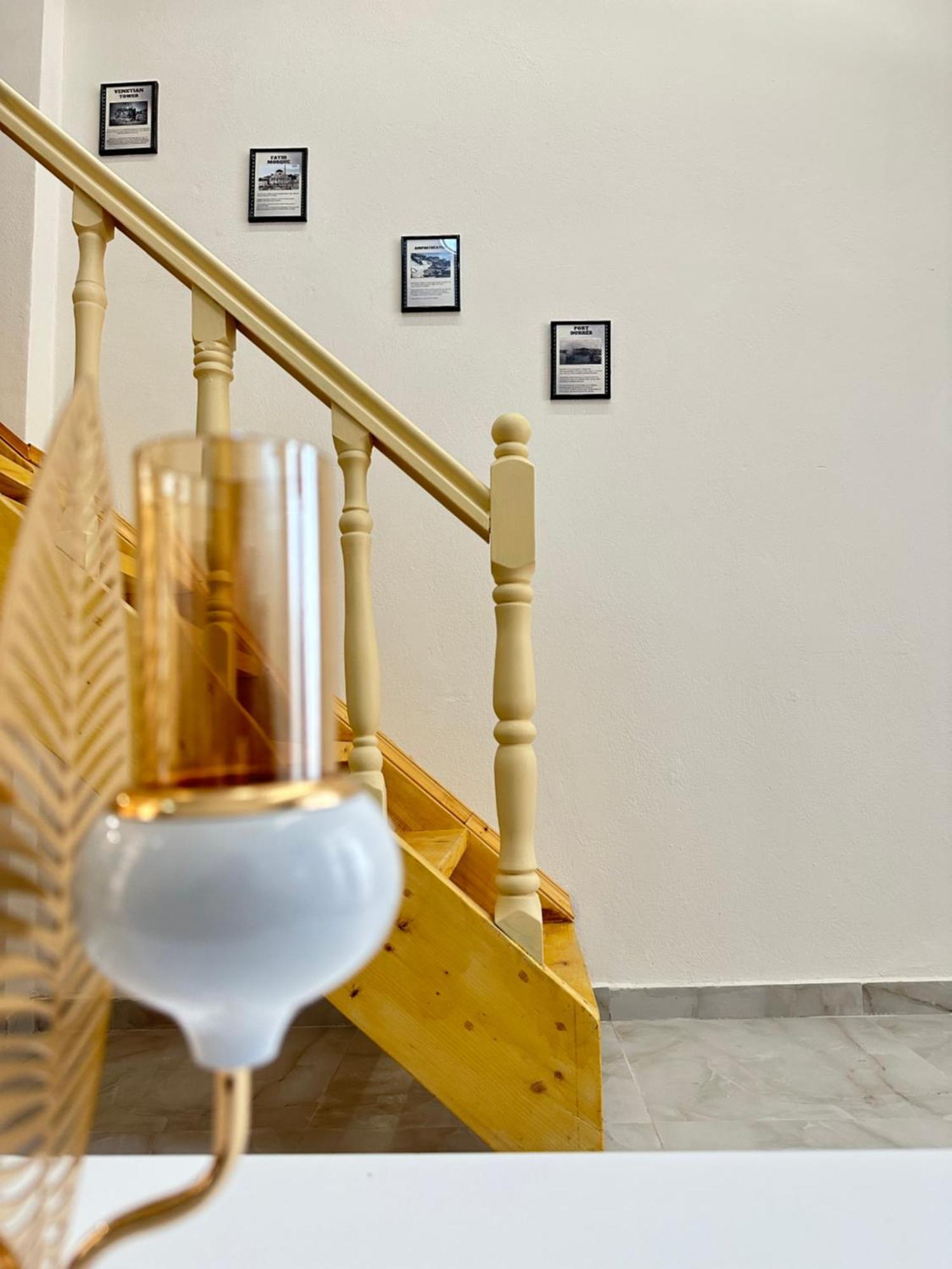 Troy Aparthotel Дуррес Экстерьер фото