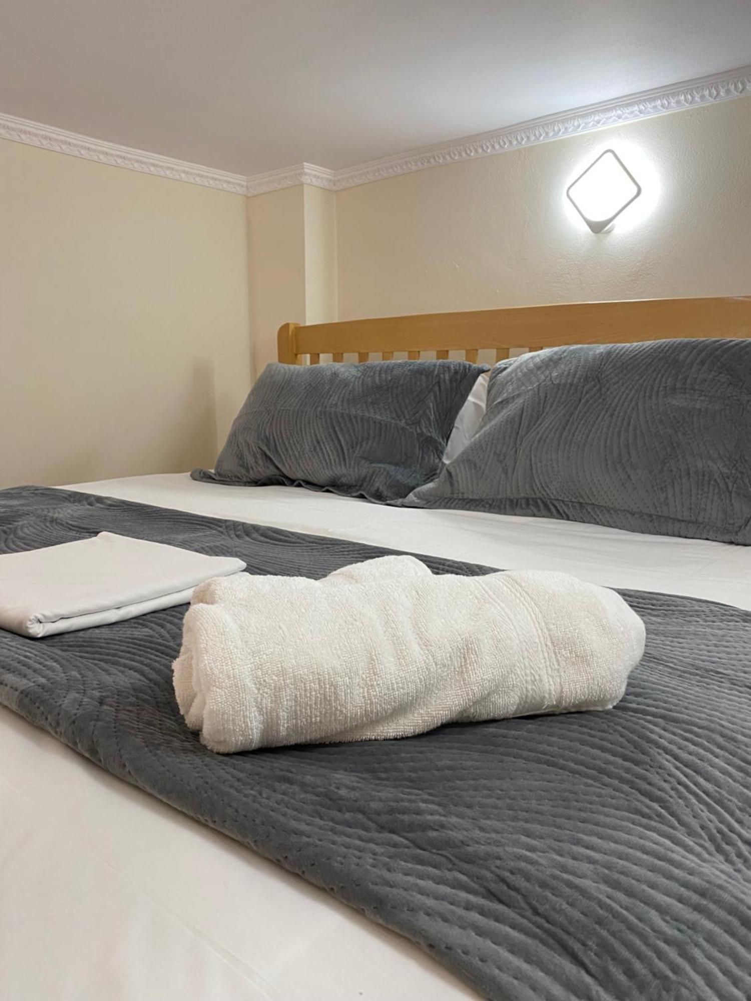 Troy Aparthotel Дуррес Экстерьер фото