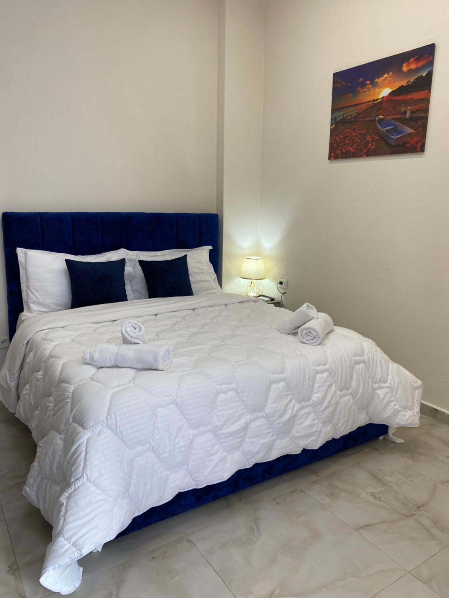 Troy Aparthotel Дуррес Экстерьер фото