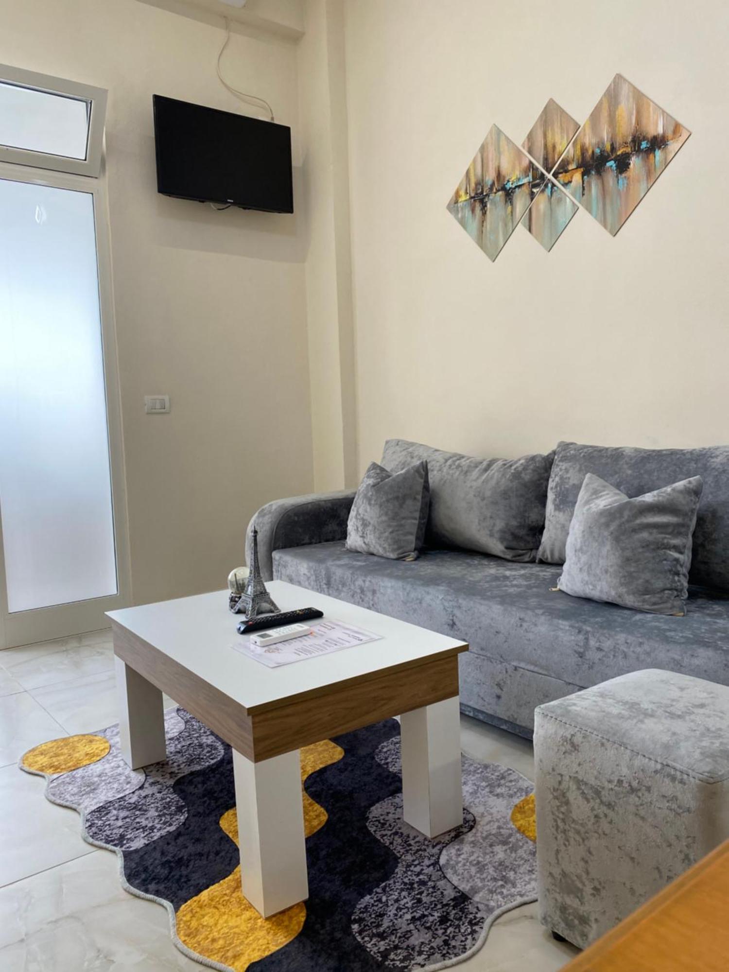Troy Aparthotel Дуррес Экстерьер фото