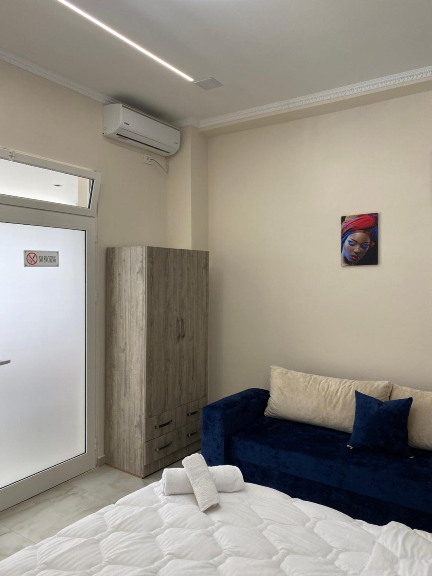 Troy Aparthotel Дуррес Экстерьер фото