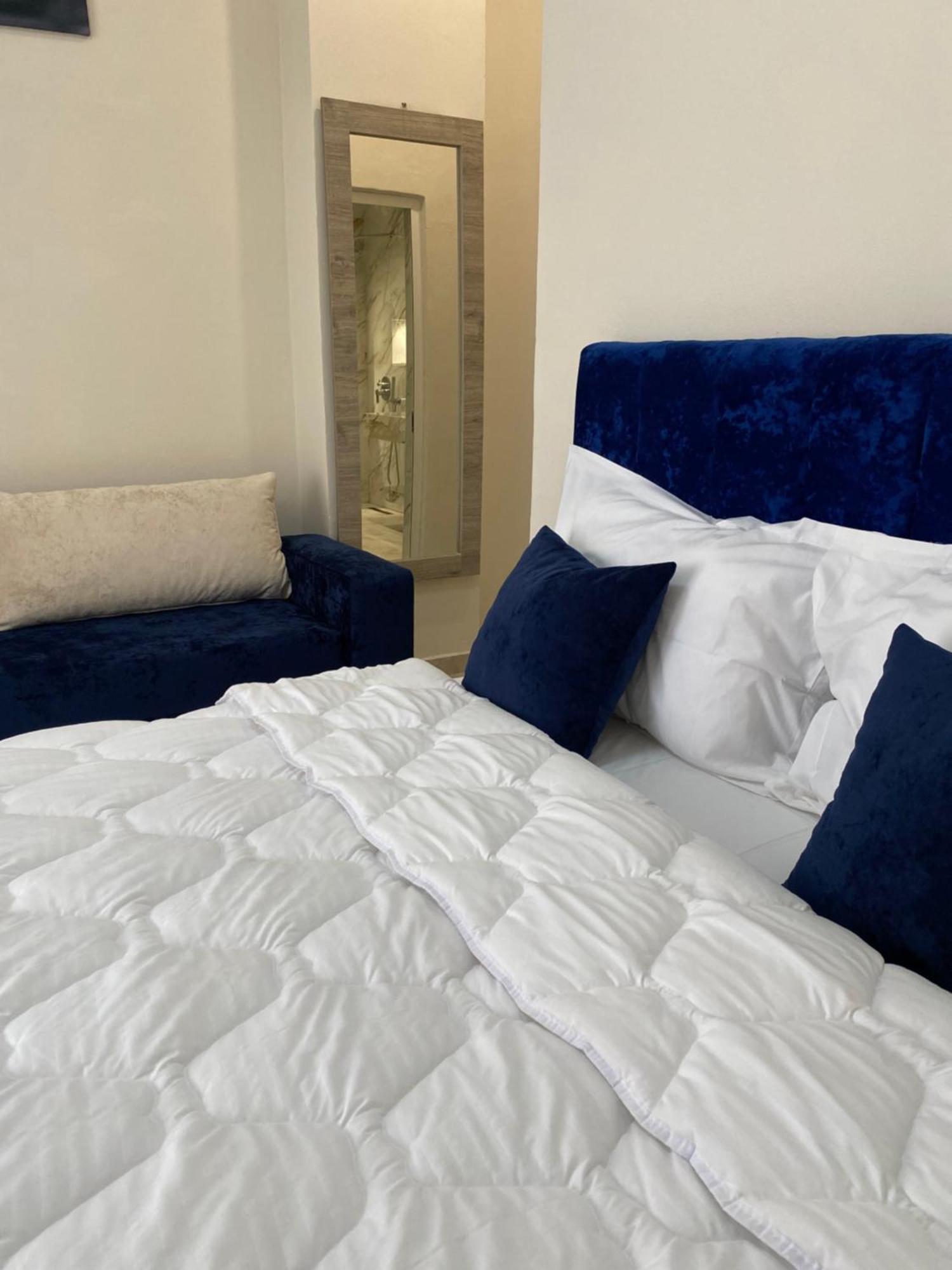 Troy Aparthotel Дуррес Экстерьер фото